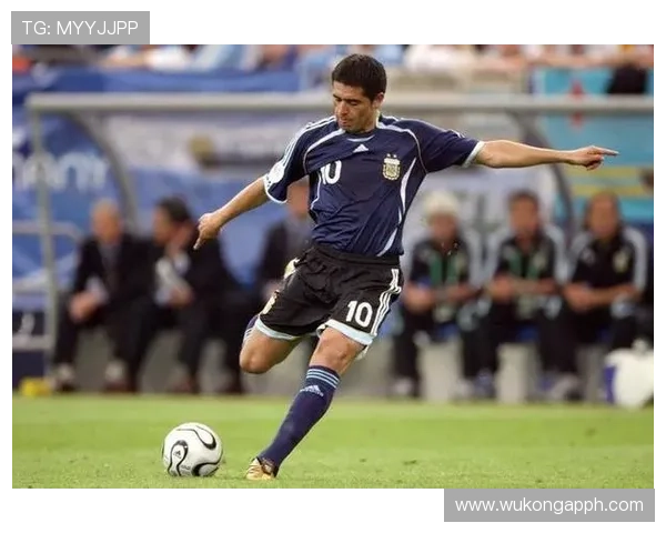 伊萨克能否成为顶级前锋：终结效率与战术适配性分析