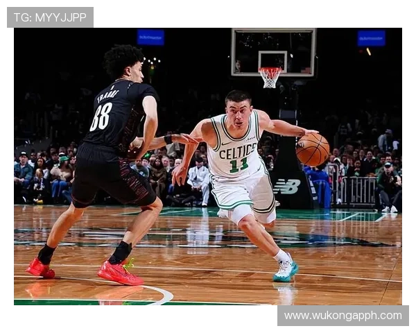 佩顿·普里查德挡拆牵制，较上季更能拉开怀特三分位