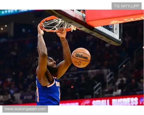 米切尔·罗宾逊篮下高效保护篮筐显著提升球队防守稳定性